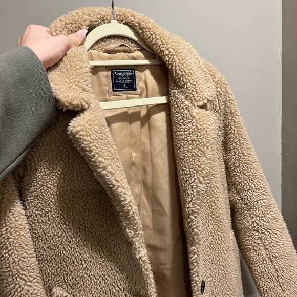 Abercrombie & Fitch Jackets & Blazers - Abercrombie & Fitch Tan Teddy coat